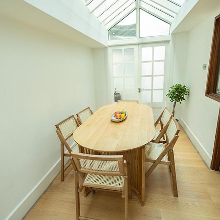 2Bedroom Gem In The Heart Of Kensington Londýn Exteriér fotografie